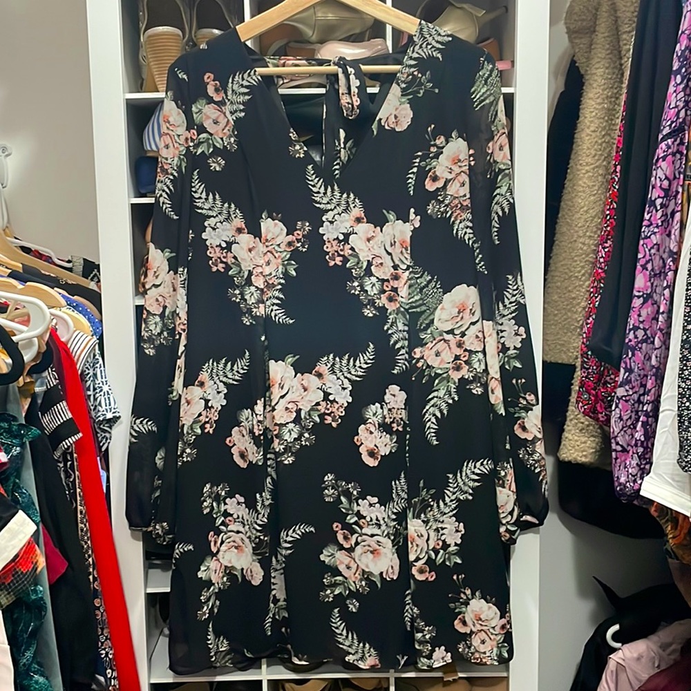 BCBG Black Floral Boho Mini Dress Small *New*